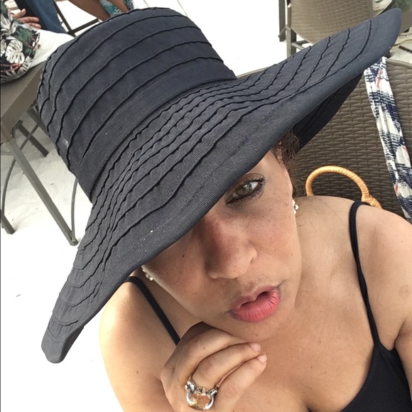 Meet your Posher, Robin - Picture 8 of 11